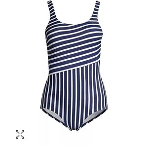 Lands' End Women's Chlorine Resistant Soft Cup Tugless Sporty One Piece Swimsuit